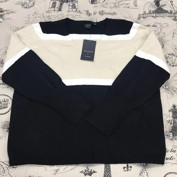 🎁Devotion by Cyrus Women's Sweater - Picture 2 of 7